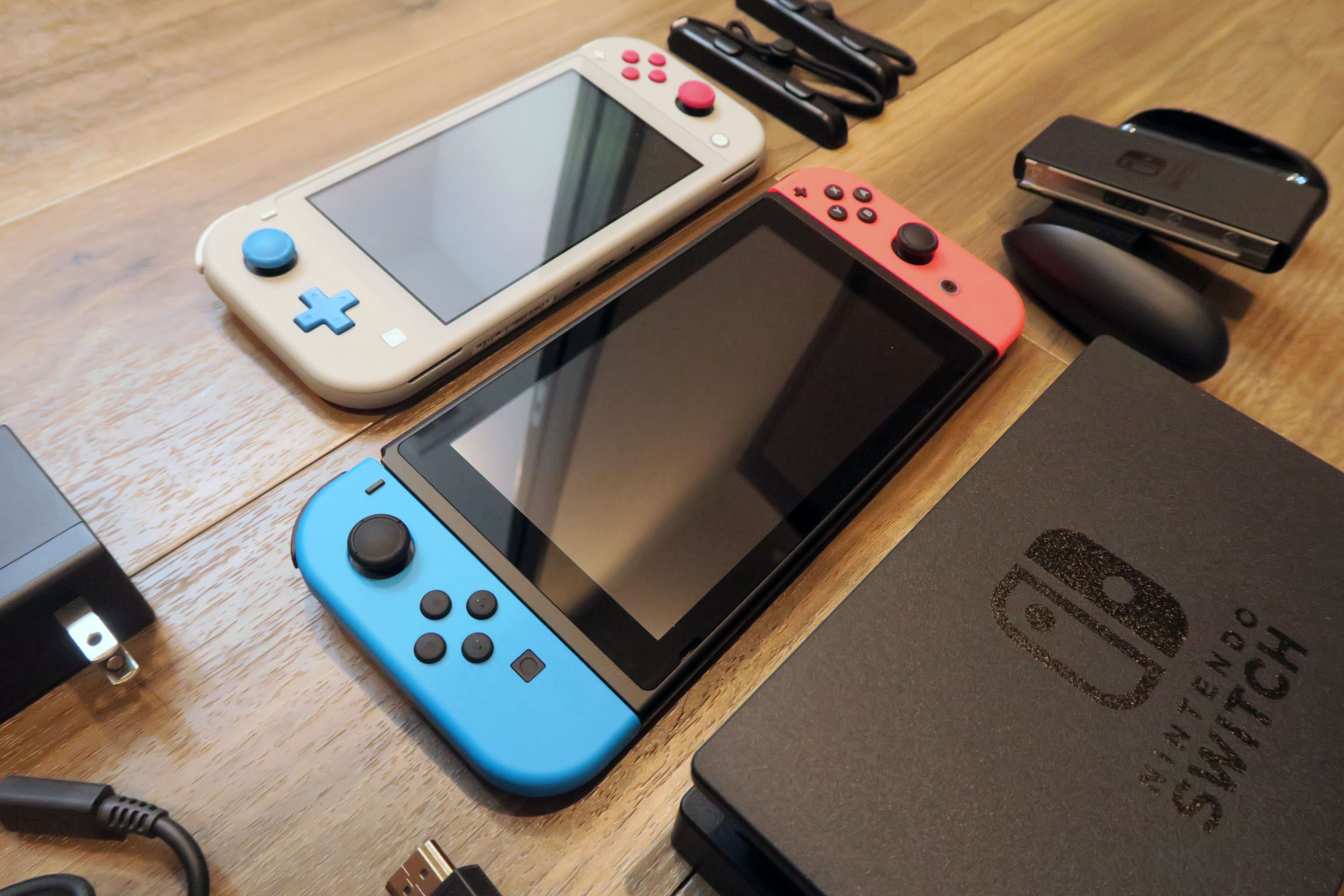 Nintendo Switch 電力加強版開箱！果然還是要功能完整才好玩⋯⋯！